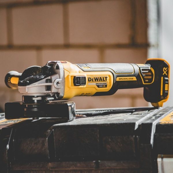 Набір з восьми інструментів безщіткових DeWALT DCK853P4 727106 фото