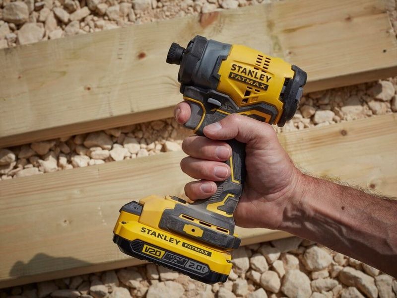 Гайковерт ударний акумуляторний STANLEY FatMax SFMCF820D2K 726815 фото