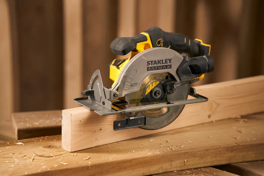 Пила циркулярна акумуляторна STANLEY FatMax SFMCS500B 726817 фото