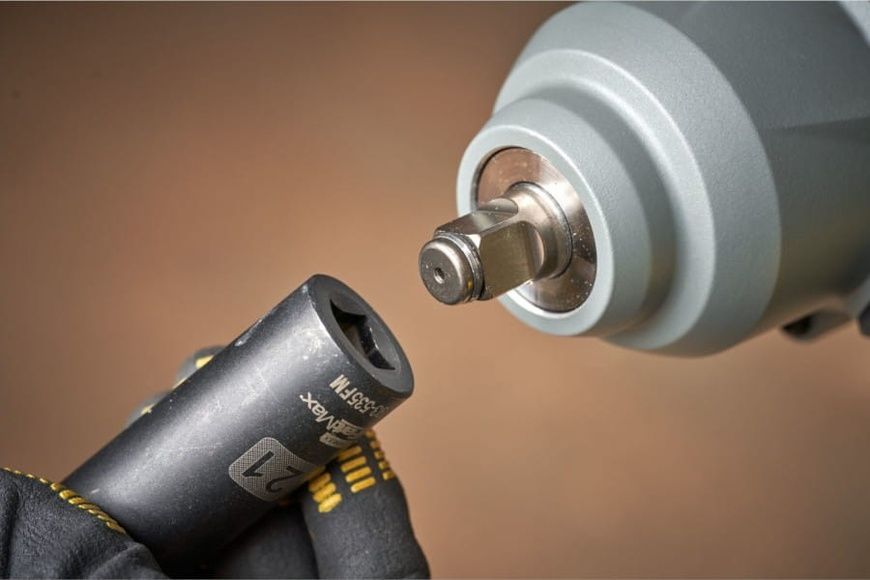 Гайковерт ударний акумуляторний STANLEY FatMax SFMCF940B 726818 фото