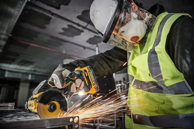 Пила дисковая аккумуляторная DeWALT DCS438N (без АКБ и ЗУ) 727160 фото