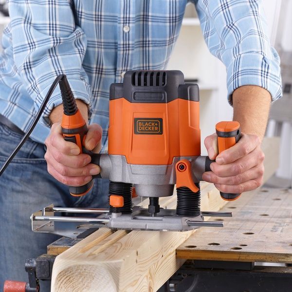 Фрезер BLACK+DECKER KW1200EKA 728524 фото
