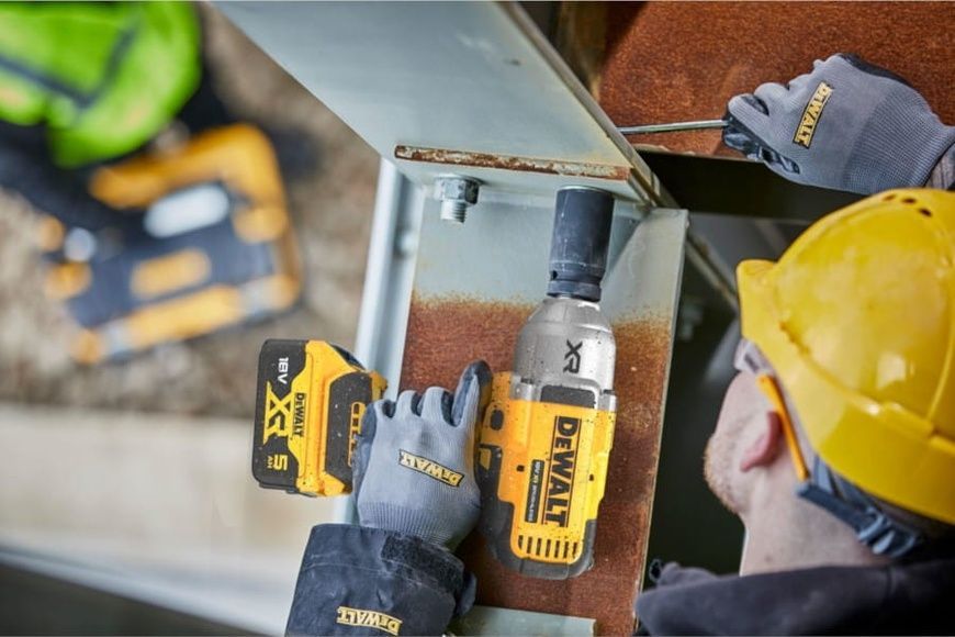 Гайкокрут ударный бесщеточный DeWalt DCF900P2T 726978 фото
