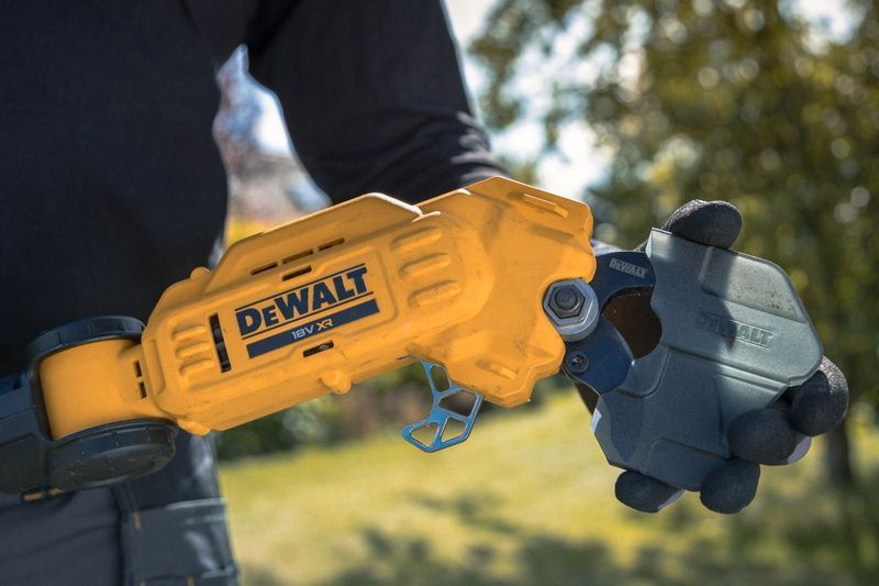 Секатор аккумуляторный DeWALT DCMPP569P1 732664 фото