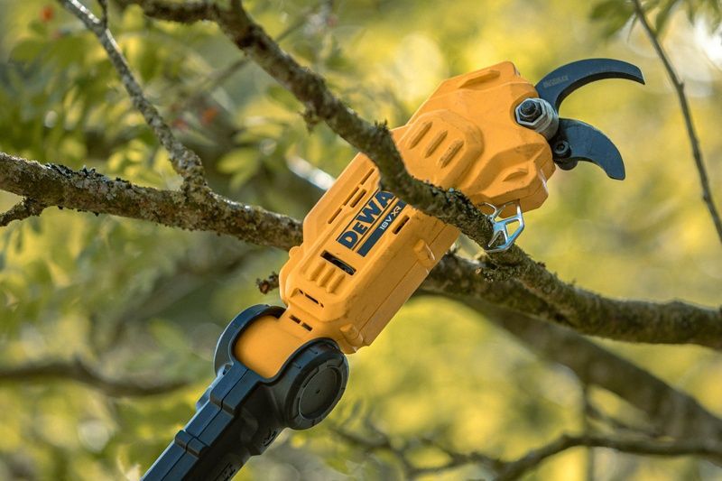 Секатор аккумуляторный DeWALT DCMPP569P1 732664 фото