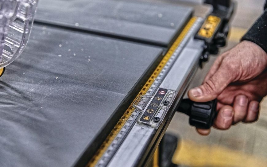 Пила циркулярная настольная DeWALT DWE7492 727212 фото