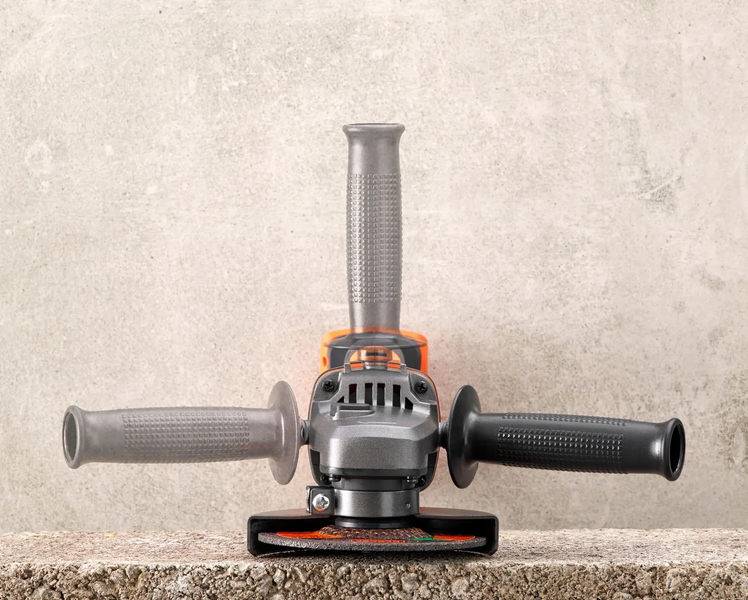 Кутова шліфмашина акумуляторна безщіткова BLACK+DECKER BCG720N (без АКБ та ЗП) 728474 фото