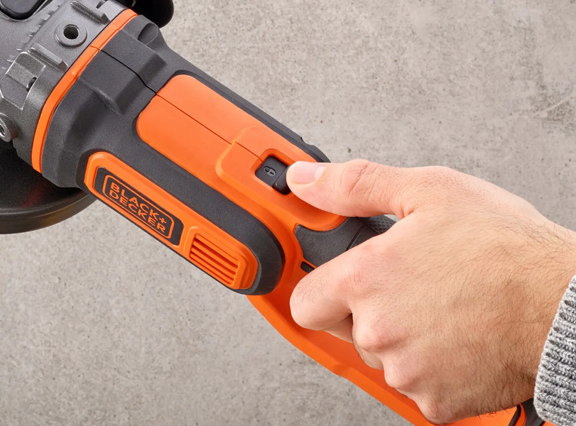 Кутова шліфмашина акумуляторна безщіткова BLACK+DECKER BCG720N (без АКБ та ЗП) 728474 фото