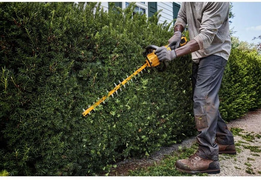 Кусторез аккумуляторный бесщеточный DeWALT DCMHT573N без АКБ и ЗП 731141 фото