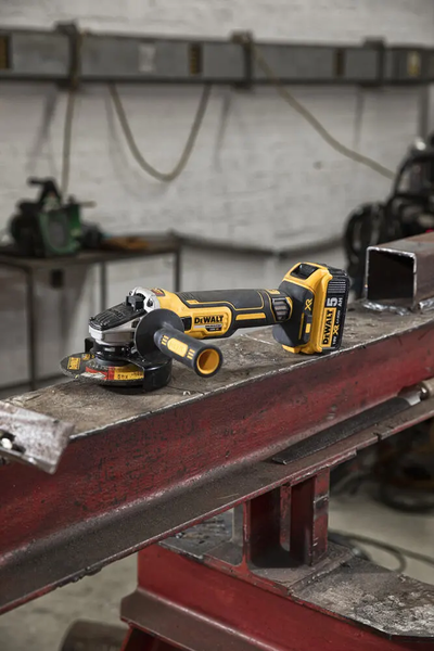Шліфмашина кутова акумуляторна DeWALT DCG405P3 727284 фото