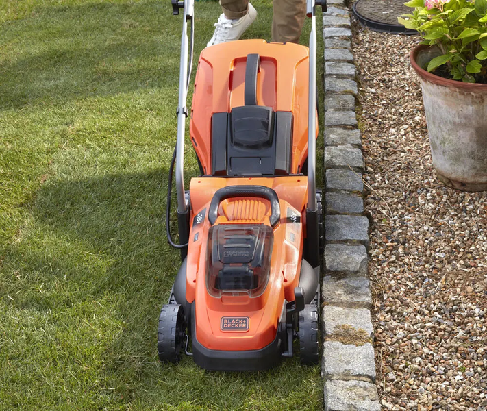 Газонокосилка аккумуляторная BLACK+DECKER BCMW3318L2 726744 фото