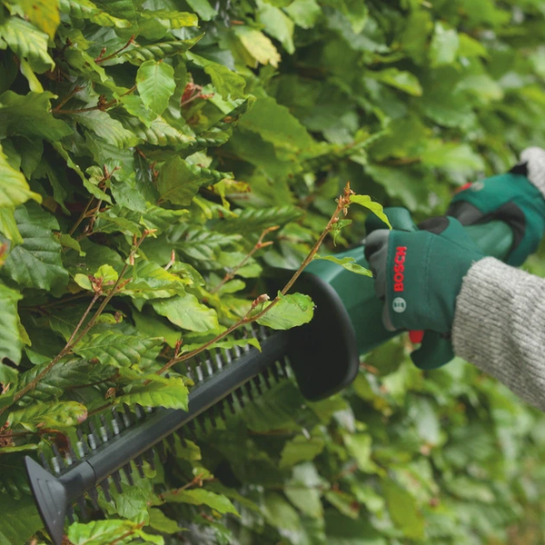 Кущоріз акумуляторний Bosch EasyHedgeCut 18-52-13 solo без АКБ та ЗП (0600849M00) 732560 фото