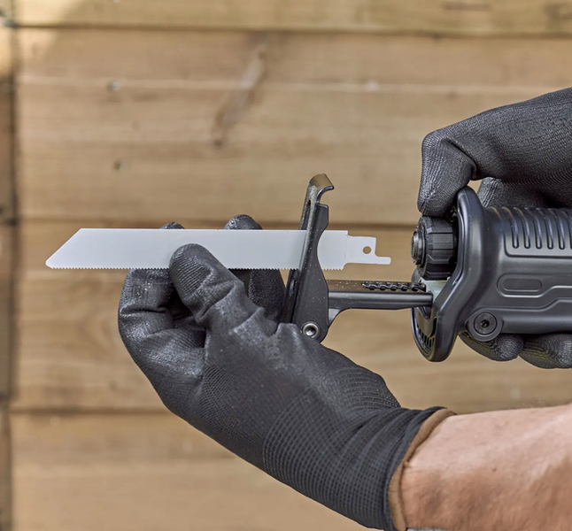 Пила шабельна BLACK+DECKER BES301K 728547 фото