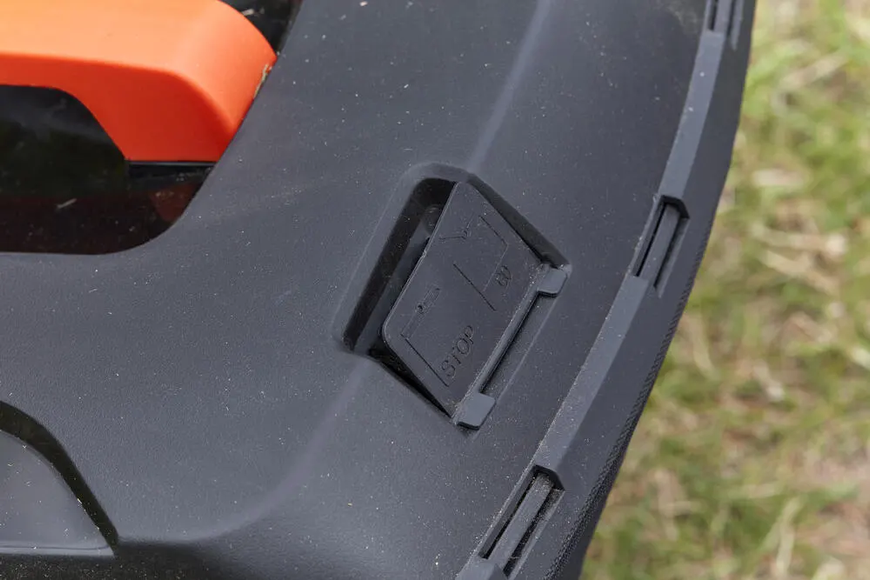 Газонокосарка акумуляторна BLACK+DECKER BCMW3336L1 726746 фото