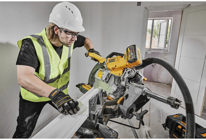 Пила торцовочная аккумуляторная DeWALT DCS781X2 727198 фото