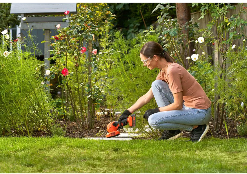 Аккумуляторные ножницы BLACK & DECKER BCSS18B 726753 фото
