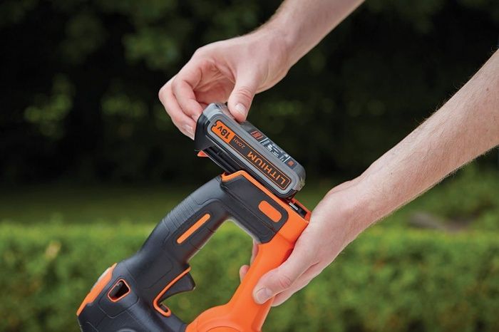 Кущоріз акумуляторний BLACK + DECKER GTC18502PC 726759 фото